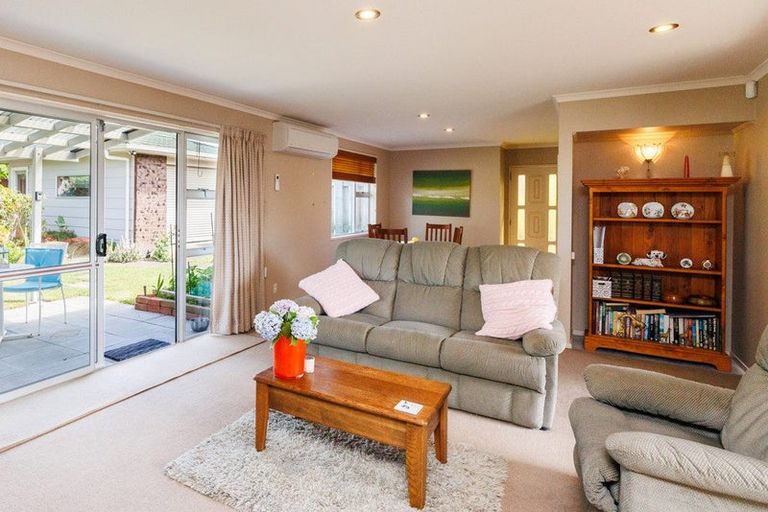 Photo of property in 14 Wedgwood Grove, Highbury, Palmerston North, 4412