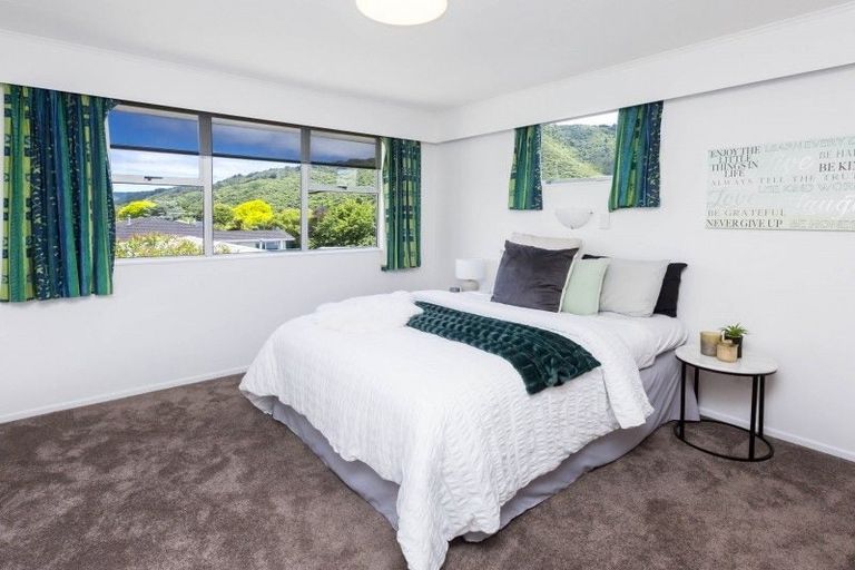 Photo of property in 15 Haylock Grove, Totara Park, Upper Hutt, 5018