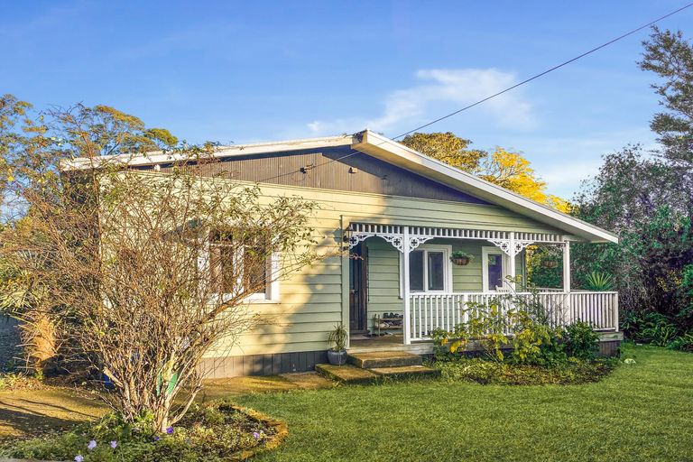 Photo of property in 30 Waimate North Road, Kerikeri, 0293