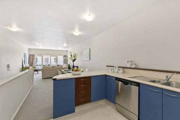 Photo of property in Luxford Villas, 110/72 Herald Street, Berhampore, Wellington, 6023