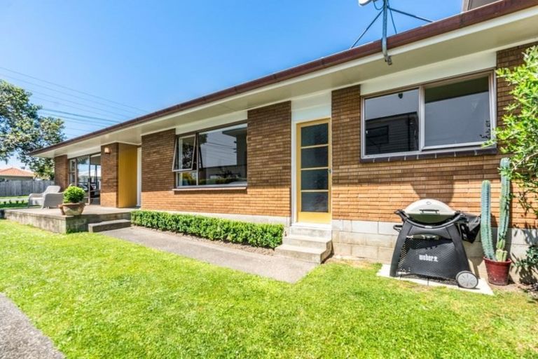 Photo of property in 2/39 Francis Street, Hauraki, Auckland, 0622
