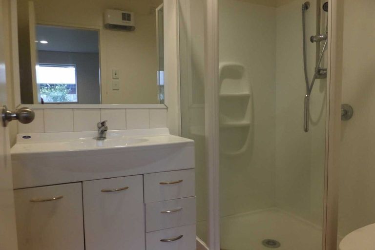 Photo of property in 301 Riccarton Road, Upper Riccarton, Christchurch, 8041