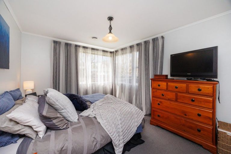 Photo of property in 144 Ruamahanga Crescent, Terrace End, Palmerston North, 4410