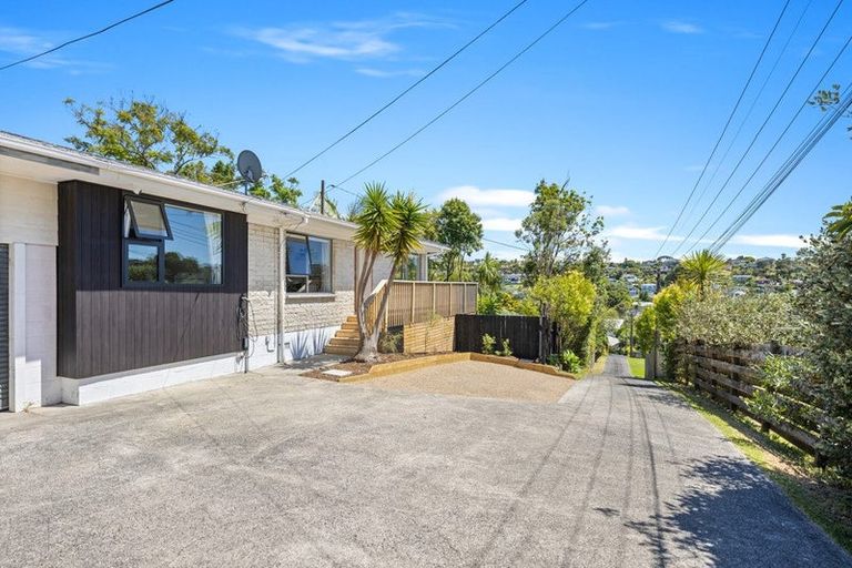 Photo of property in 1/92 Saddleback Rise, Murrays Bay, Auckland, 0630