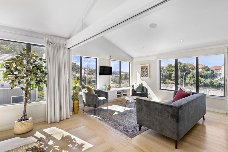 Photo of property in 96 Hill Street, Thorndon, Wellington, 6011