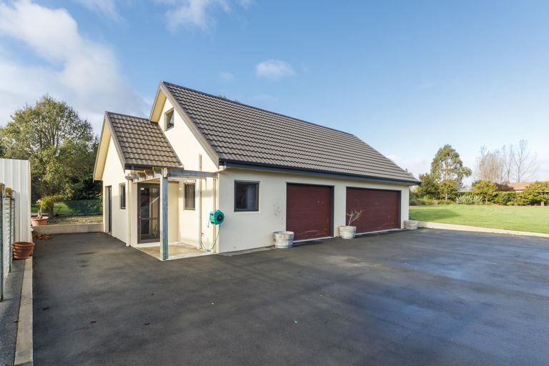 Photo of property in 45 Dobsons Lane, Kelvin Grove, Palmerston North, 4470