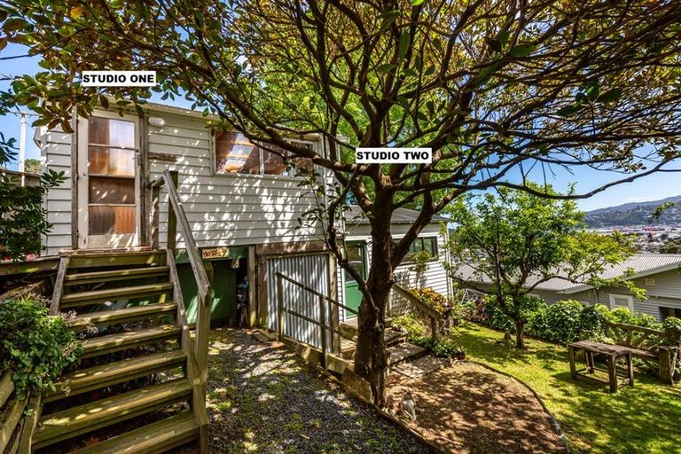 Photo of property in 2 Beacon Hill Road, Miramar, Wellington, 6022