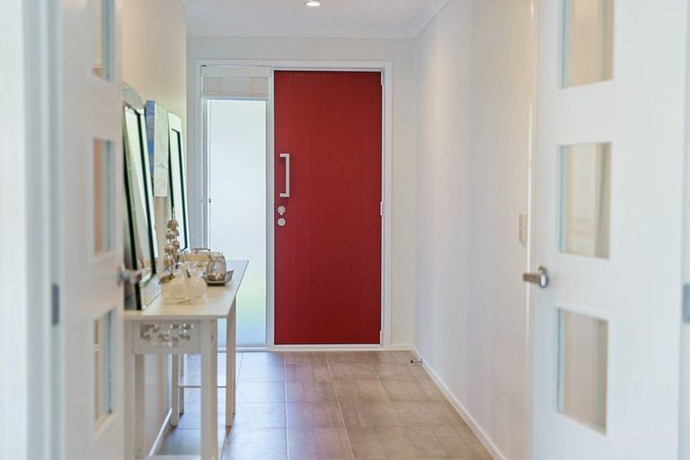 Photo of property in 63 Waipunahau Road, Waikanae, 5036