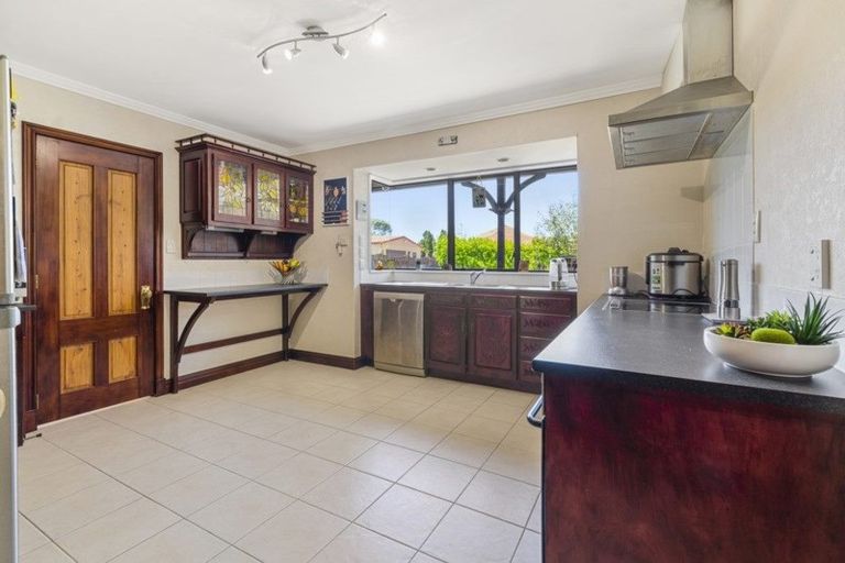 Photo of property in 71 St Annes Crescent, Wattle Downs, Auckland, 2103