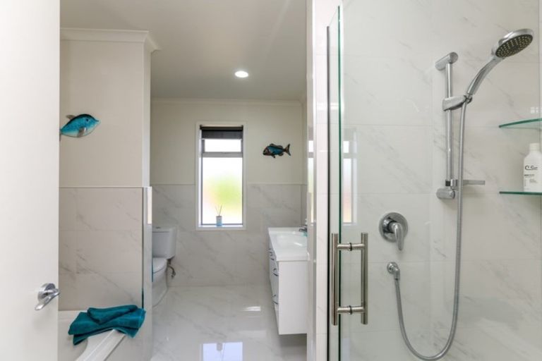 Photo of property in 58b Veale Road, Frankleigh Park, New Plymouth, 4371