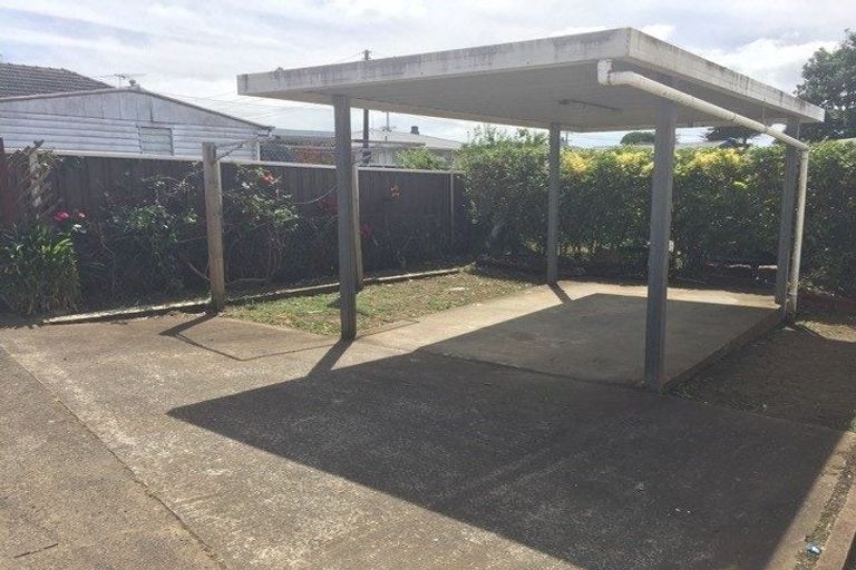 Photo of property in 105 Tidal Road, Mangere, Auckland, 2022