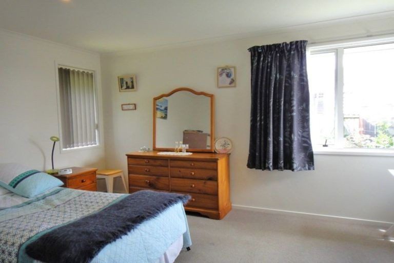 Photo of property in 4 Wai Place, One Tree Point, 0118