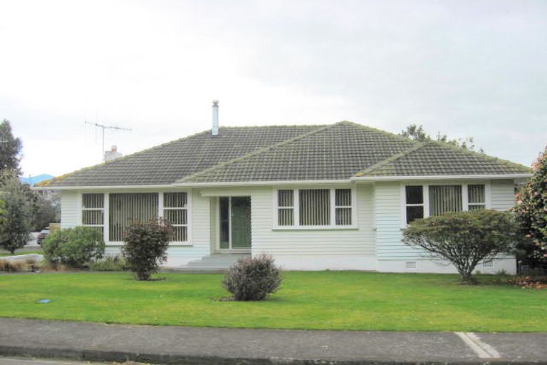 Photo of property in 16 Lancaster Street, Levin, 5510