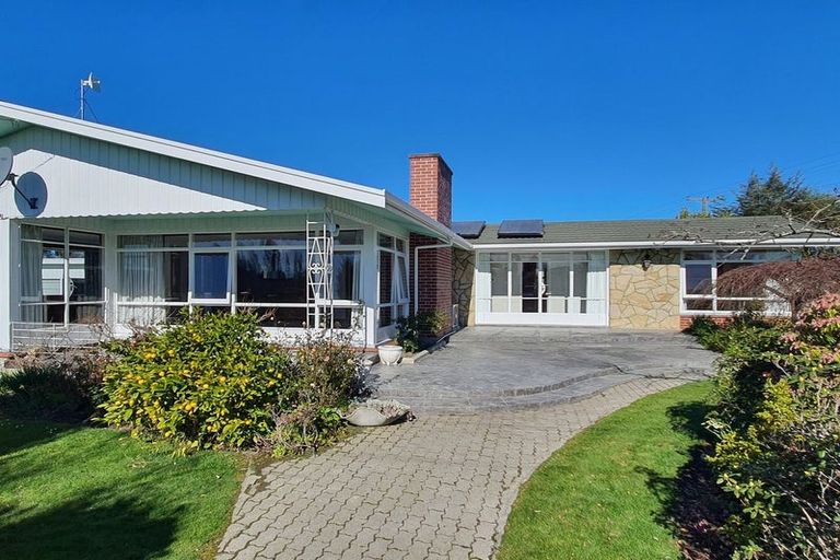 Photo of property in 1 Cashel Street, Waimate, 7924