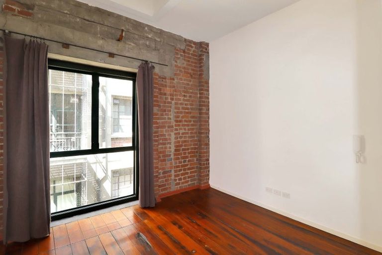 Photo of property in Hannahs Warehouse Apartments, 12/13 Leeds Street, Te Aro, Wellington, 6011