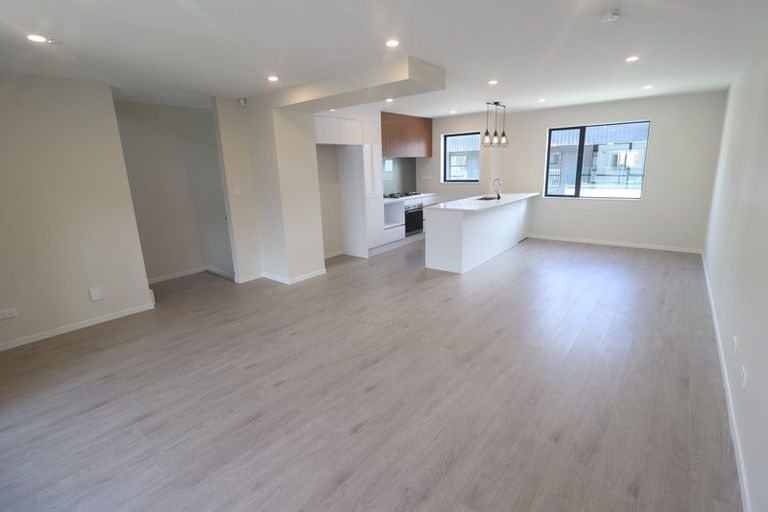 Photo of property in 16/5 Perekia Street, Albany, Auckland, 0632