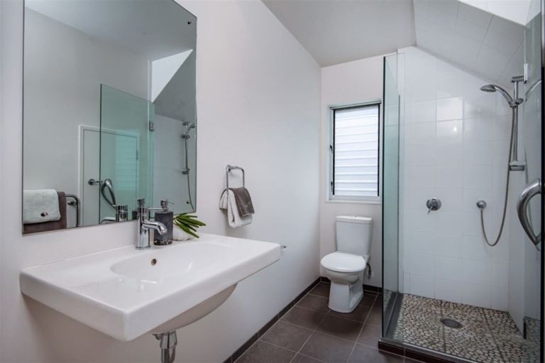 Photo of property in 45 Williamson Avenue, Belmont, Auckland, 0622