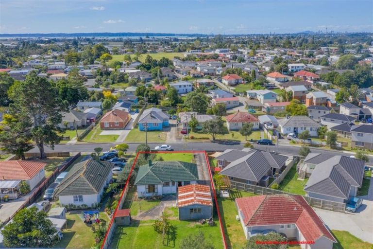 Photo of property in 72 Kelman Road, Kelston, Auckland, 0602