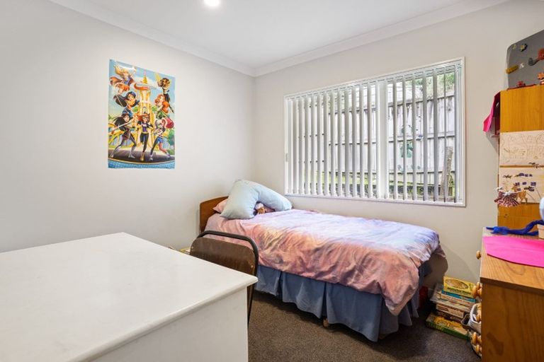 Photo of property in 4 Guinness Place, Massey, Auckland, 0614