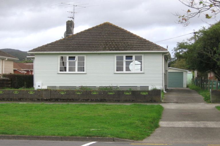 Photo of property in 15 Tocker Street, Taita, Lower Hutt, 5011