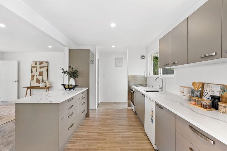 Photo of property in 51 Cyclarama Crescent, Massey, Auckland, 0614