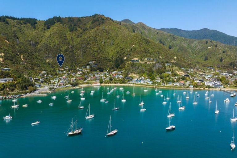 Photo of property in 24 Amelia Crescent, Waikawa, Picton, 7220