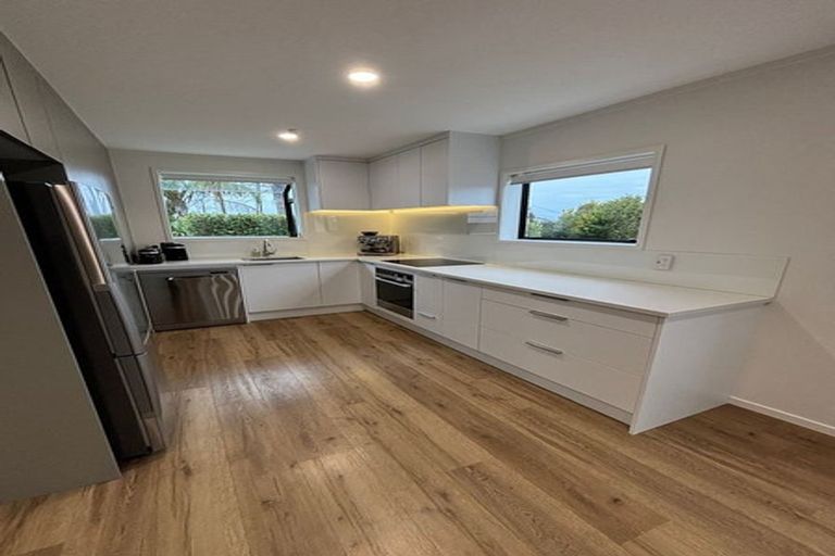 Photo of property in 1/5 Strid Road, Te Atatu South, Auckland, 0610
