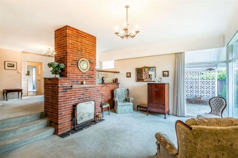 Photo of property in 9 Catalina Crescent, Forrest Hill, Auckland, 0620