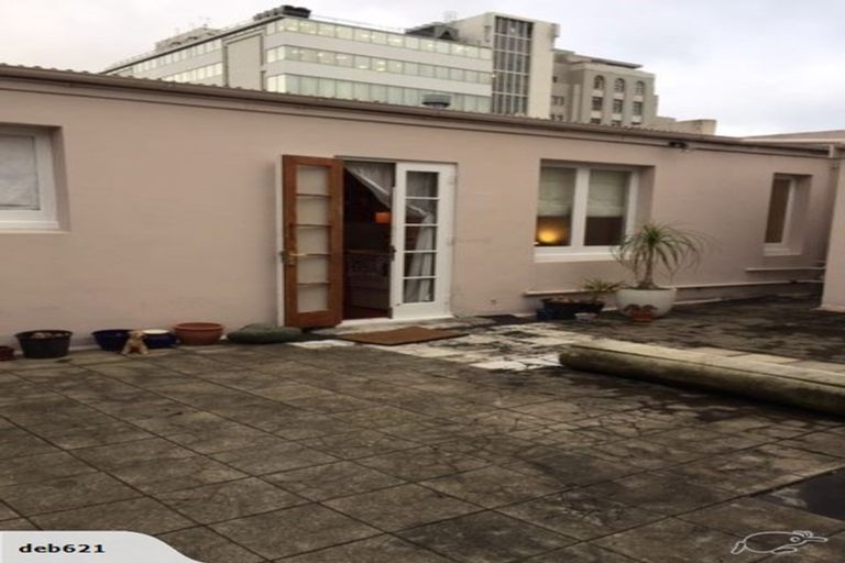 Photo of property in 1 Edge Hill, Mount Victoria, Wellington, 6011