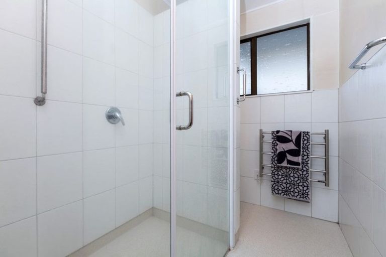 Photo of property in 38 Gilbert Street, New Plymouth, 4310