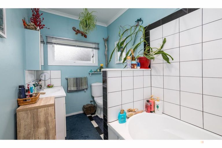 Photo of property in 35 Allan Street, Waimate, 7924