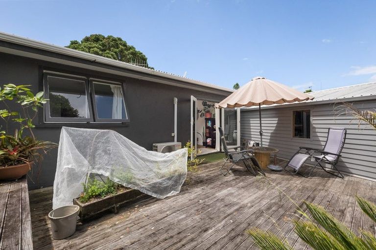 Photo of property in 11 Roretana Drive, Athenree, Katikati, 3177