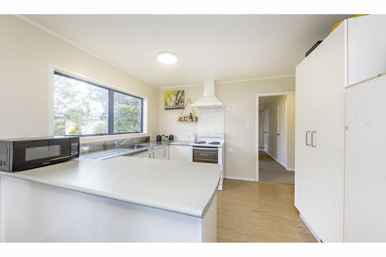 Photo of property in 2/73 Etherton Drive, Weymouth, Auckland, 2103