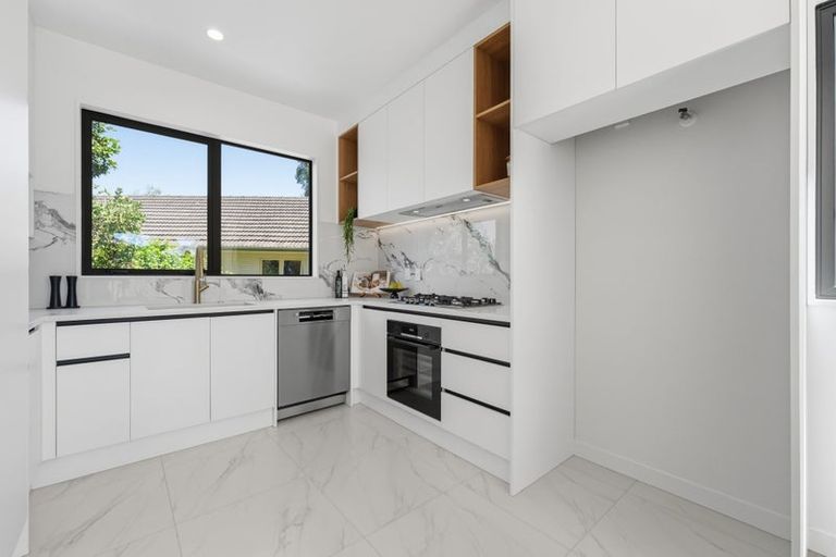 Photo of property in 7b September Place, Forrest Hill, Auckland, 0620