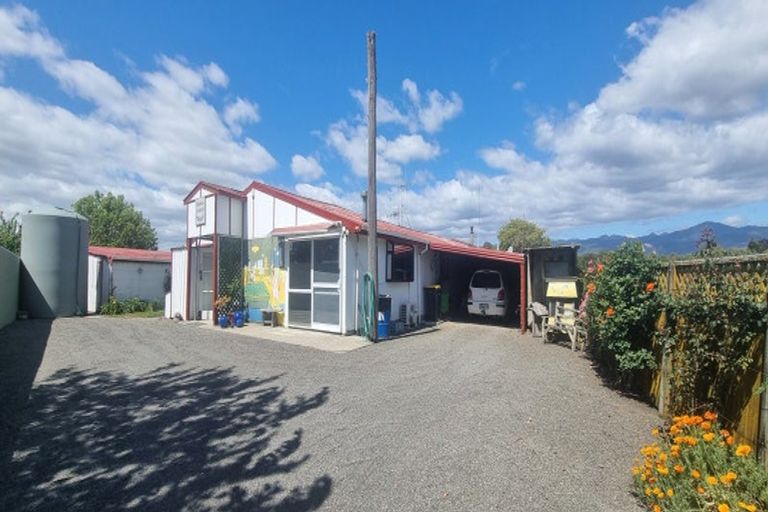Photo of property in 3a Mcleavey Road, Ohau, Levin, 5570