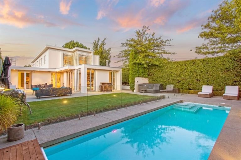 Photo of property in 39 Weka Street, Fendalton, Christchurch, 8041