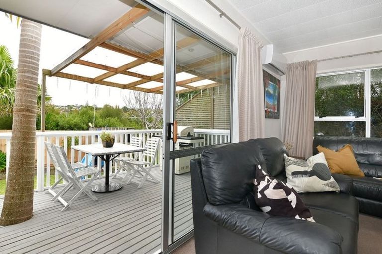 Photo of property in 69b Red Beach Road, Red Beach, 0932