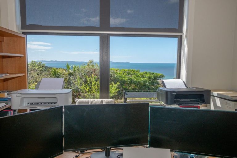 Photo of property in 6 Sunrise Place, Cable Bay, 0420