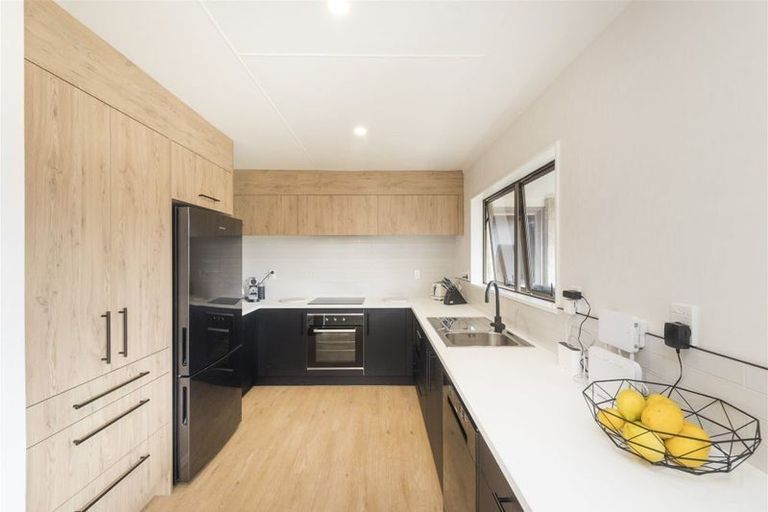 Photo of property in 80 John F Kennedy Drive, Milson, Palmerston North, 4414