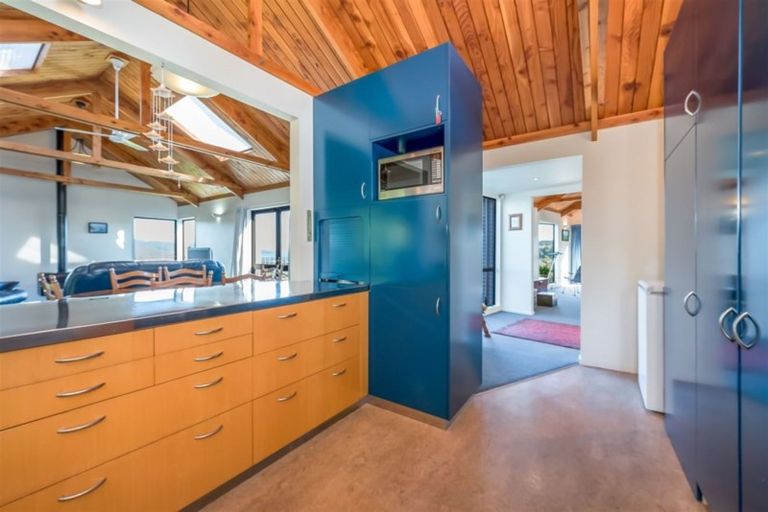 Photo of property in 100 Viewmont Drive, Harbour View, Lower Hutt, 5010