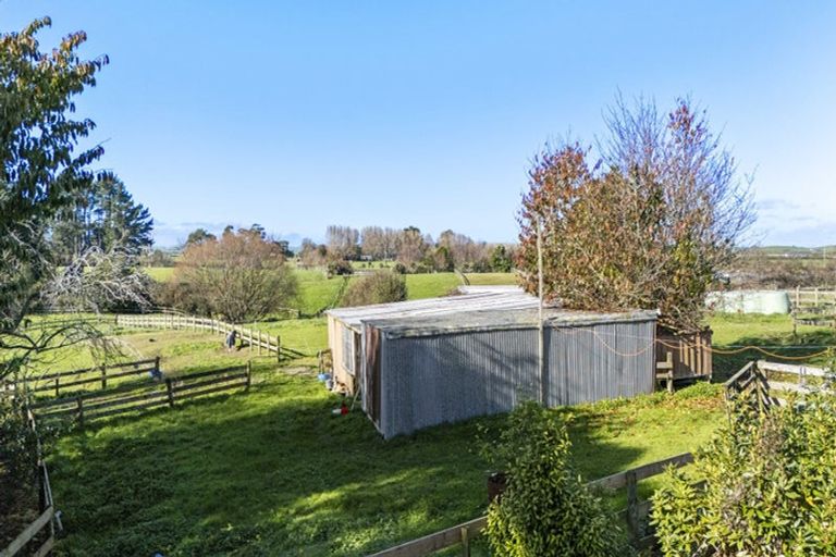 Photo of property in 16 Castle Street, Eltham, 4322