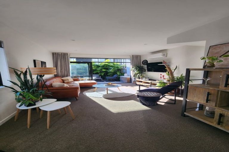 Photo of property in 10/50 Ocean View Road, Northcote, Auckland, 0627