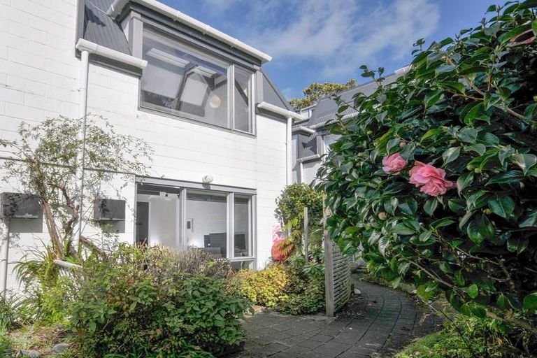 Photo of property in Sherwood Mews, 28a Bidwill Street, Mount Cook, Wellington, 6021