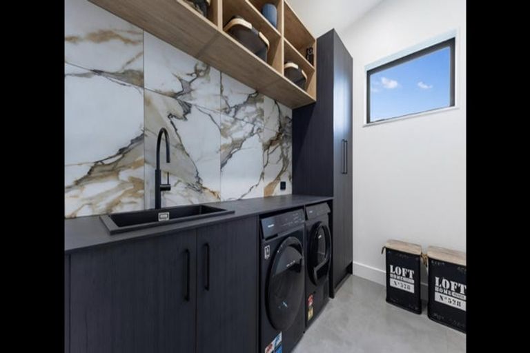 Photo of property in 8 Whio Place, Waikanae, 5036