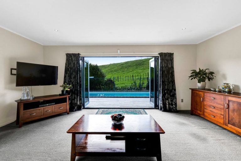 Photo of property in 529 Frankley Road, Hurworth, New Plymouth, 4371