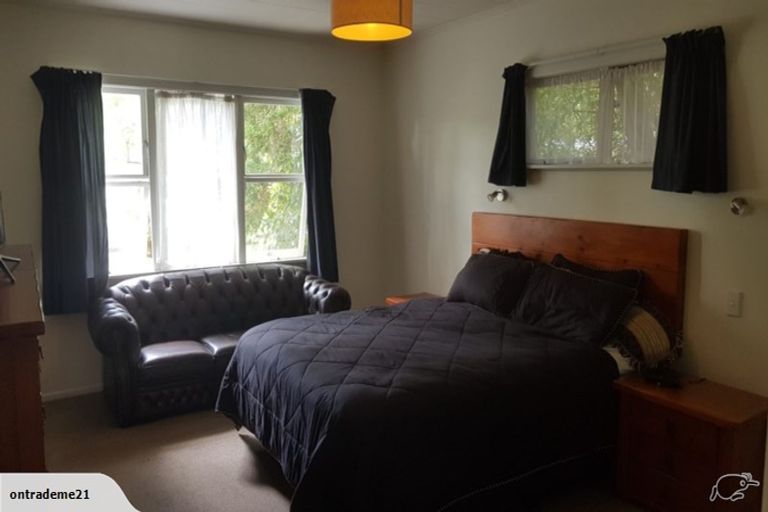 Photo of property in 36 Jocelyn Crescent, Pinehaven, Upper Hutt, 5019