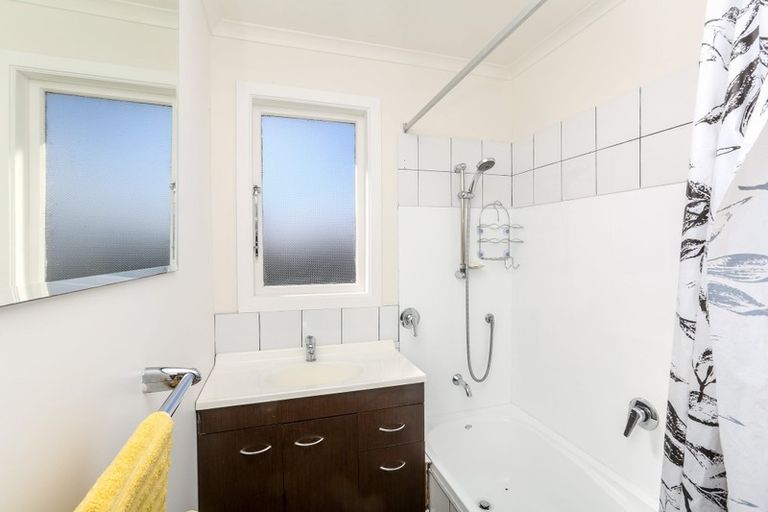 Photo of property in 136 Broadway, Waitara, 4320