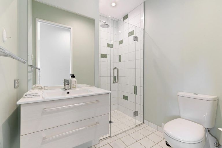 Photo of property in 28 Minaret Ridge, Wanaka, 9305