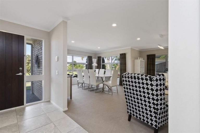 Photo of property in 25 Pine Harbour Parade, Beachlands, Auckland, 2018