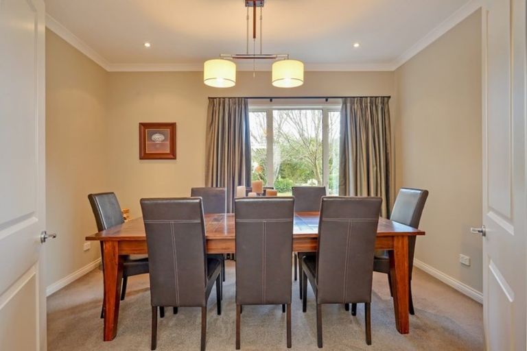 Photo of property in 62a Richmond Road, Carterton, 5713